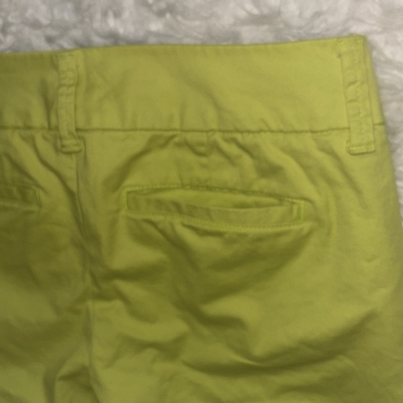 Stylus Mid-Rise Stretch Chino 10” Bermuda Shorts Neon Green, Size 2 - Picture 7 of 13